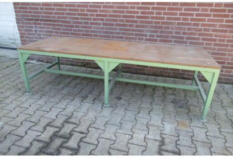 Plateautafel werktafel  220cm x 80 cm x 62 cm. Gebruikt